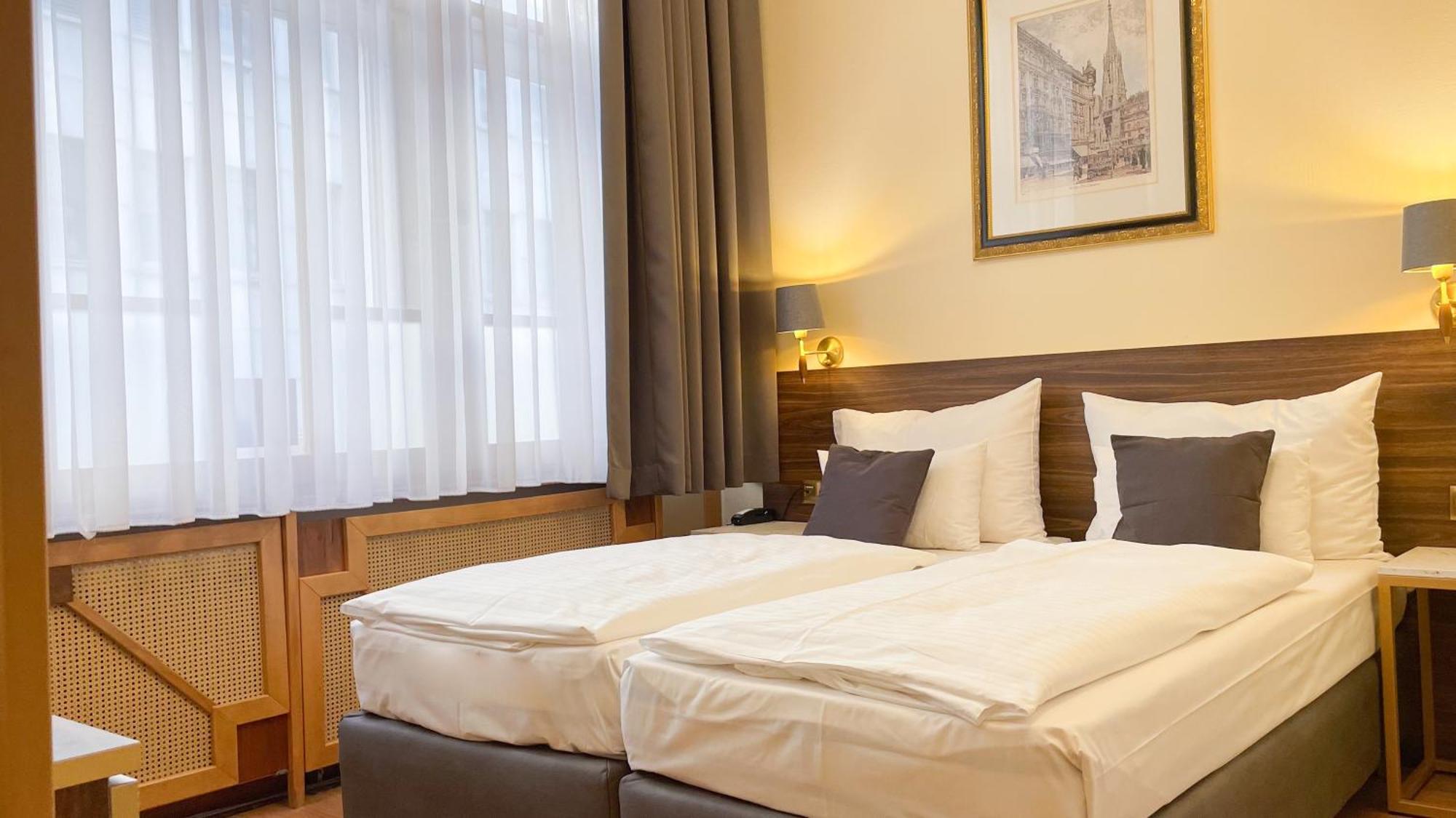 Stephansplatz I Self Check In Hotel